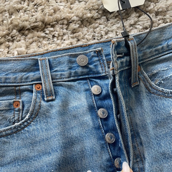Levi’s High Rise Denim Skirt - Picture 4 of 9